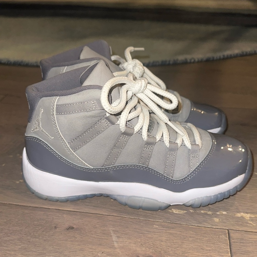 Jordan cool grey 11’s